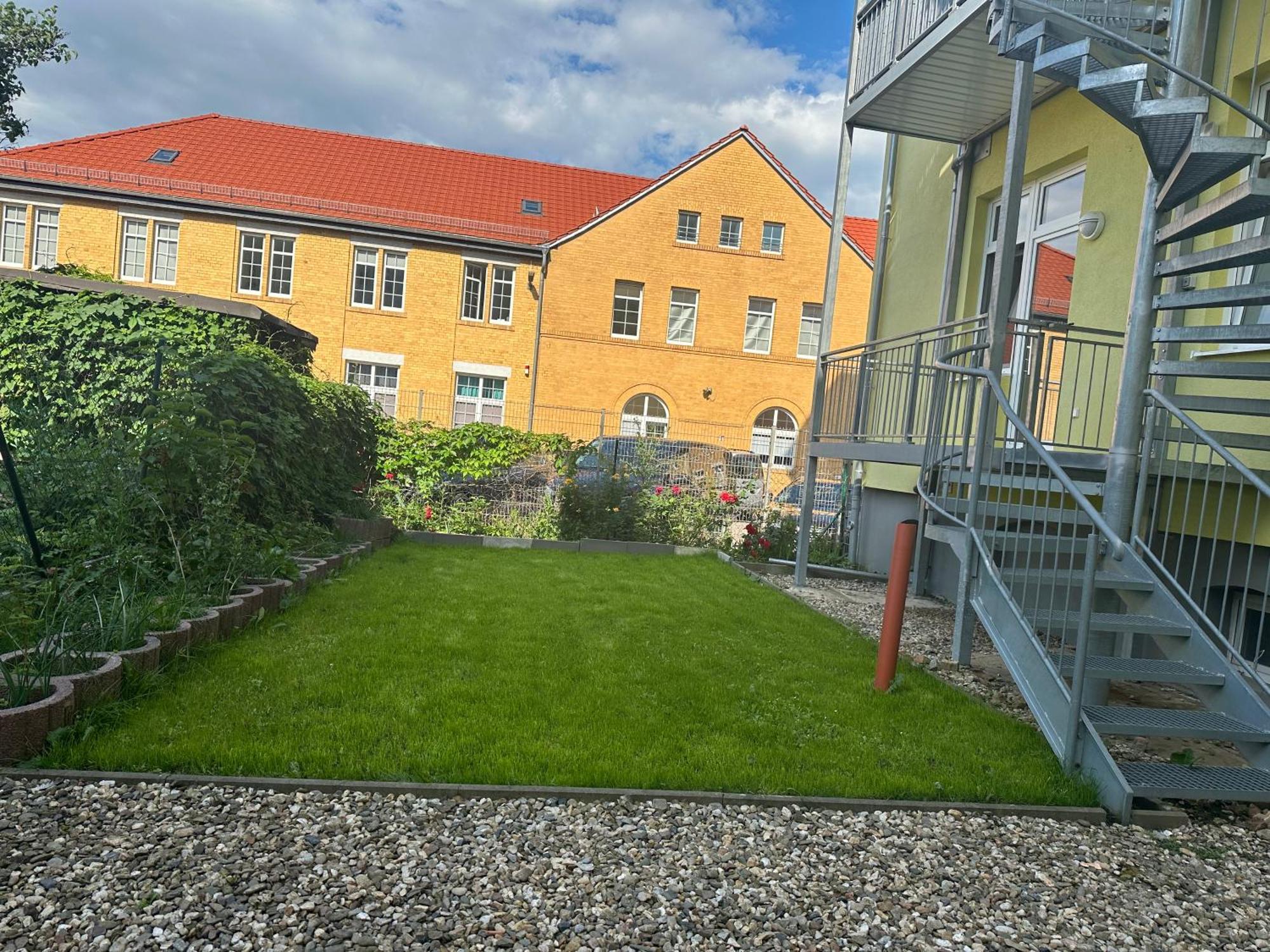 Ueber Den Daechern Von Halle Halle  Exterior foto